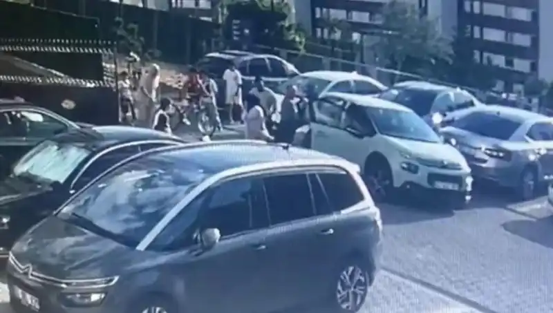 Eşini ve Yakınlarını Arabayla Ezen Kişinin Şok Edici Davası Başladı