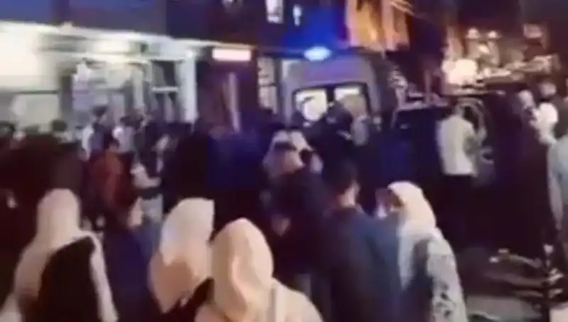 Balkondan Düşen 14 Yaşındaki Kader'in Hayat Mücadelesi Devam Ediyor