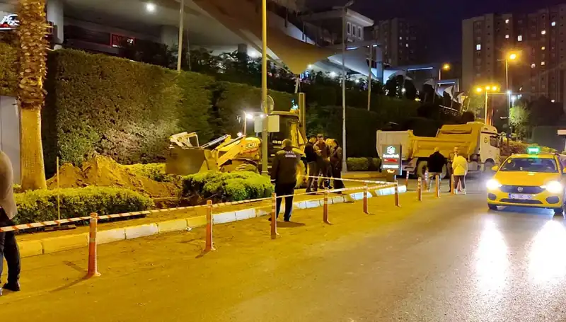 Küçükçekmece'de Doğal Gaz Borusu Patladı: Acil Durum Önlemleri Alındı