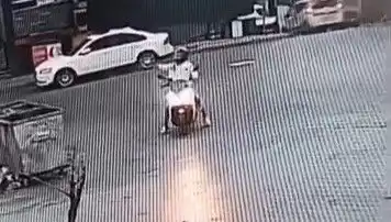 İstanbul'daki Alışveriş Merkezine Silahlı Saldırı: Güvenlik Kamerası Görüntüleri Ortaya Çıktı
