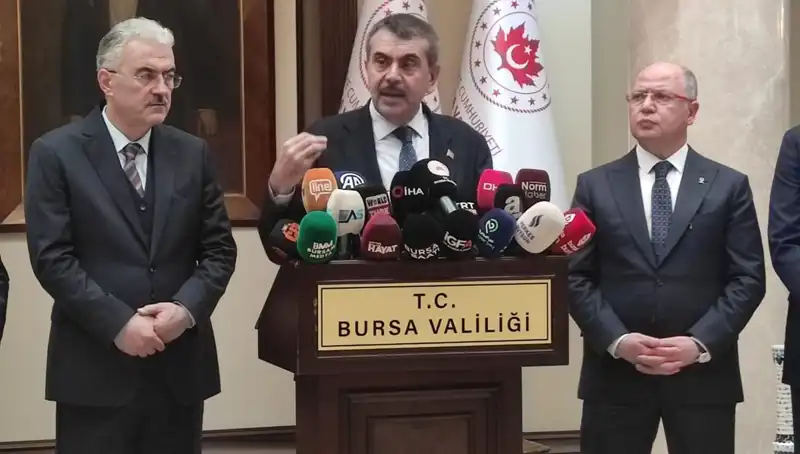 Bakan Tekin, Protestolara Katılan Çalışanları Uyararak Yaptırım Uygulama Aşamasında