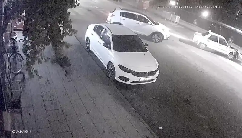 Yayalara Yol Vermek İsteyen Sürücü Feci Kaza Geçirdi