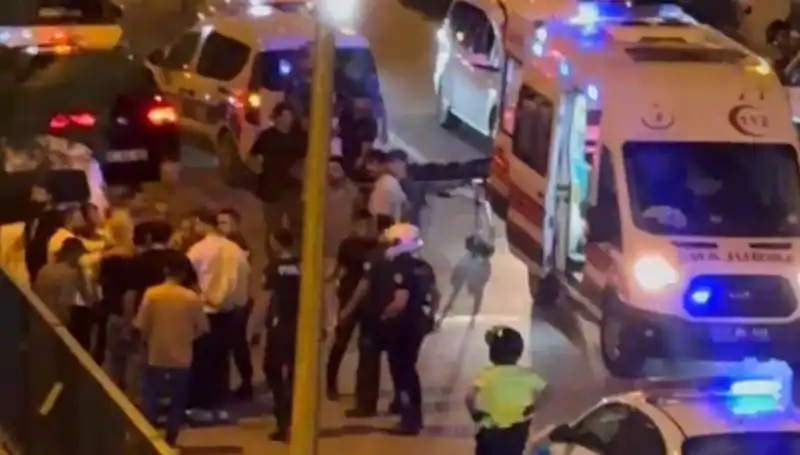 Mardin'de Kanlı Kavga: İki Grup Bıçakla Birbirine Girdi!