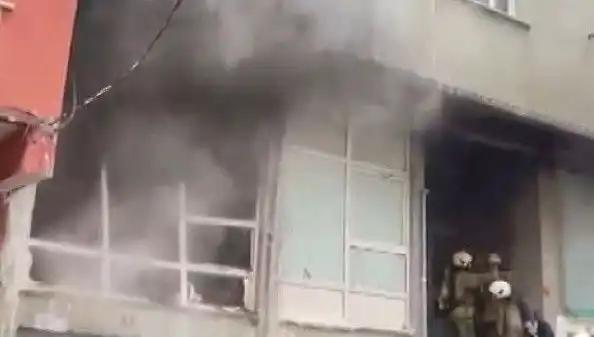 İstanbul’daki Beş Katlı Binada Çıkan Yangın Korku Dolu Anlar Yaşattı