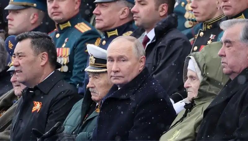 Rus Ordusu Genişliyor: Putin'den Tarihi Askeri Sefer Çağrısı