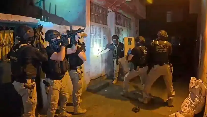 İstanbul’da DAEŞ Korkan Operasyonu: 18 Kişi Gözaltına Alındı