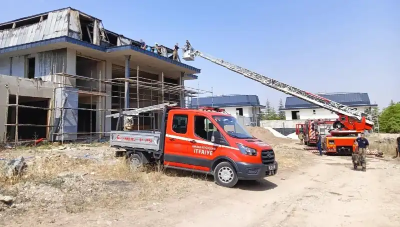 Ankara Gölbaşı'nda Villaların Bulunduğu Alanda Yangın Korkuttu!