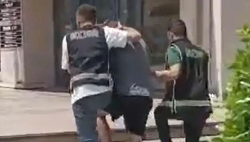 Sahte Dövizle Alışveriş Yapan Turist: Sınır Dışı Edildi