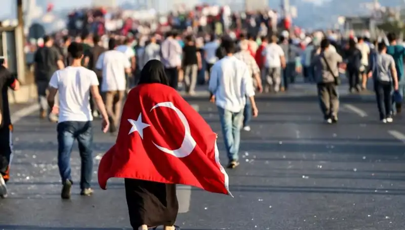 Kabineden 15 Temmuz Mesajları: Demokrasiye Bağlılık Vurgusu