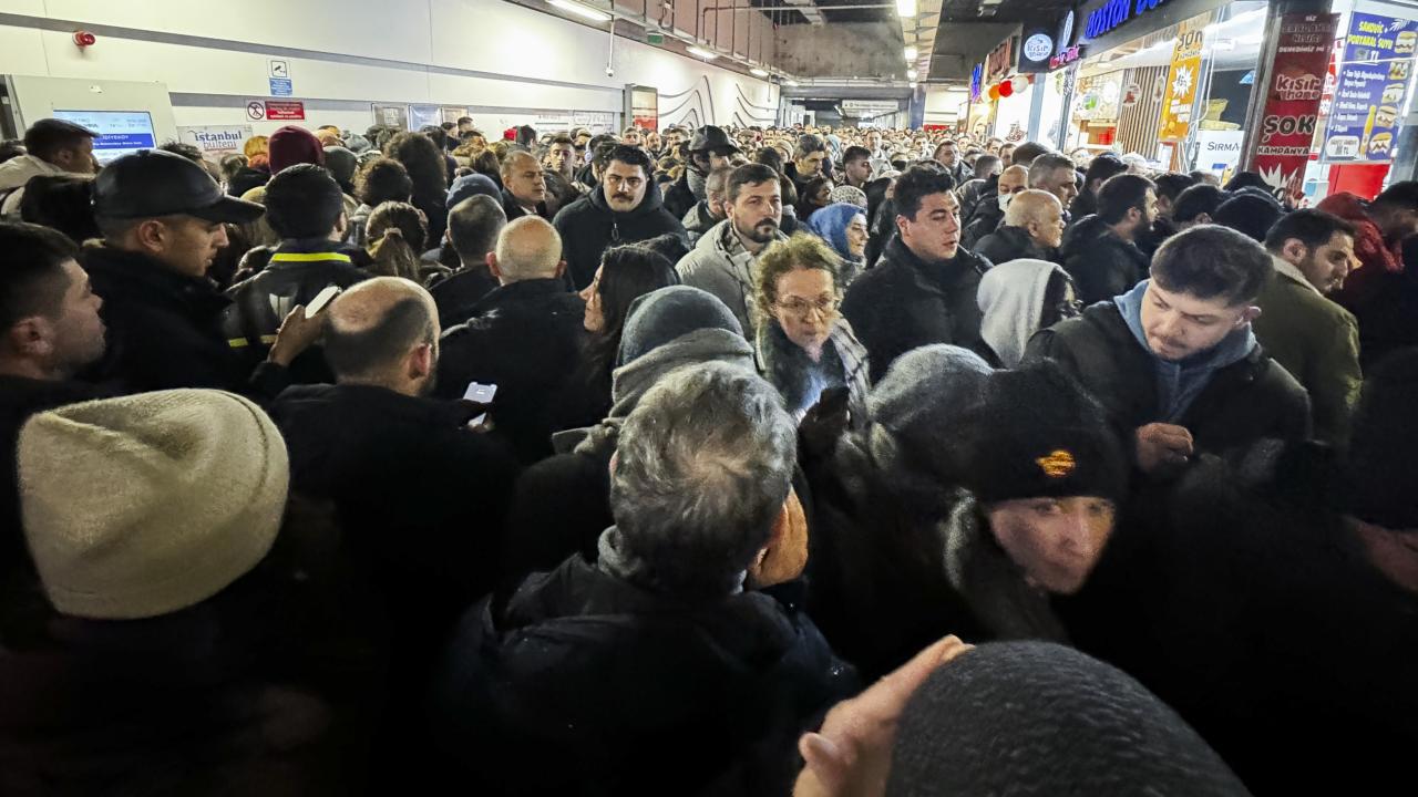 İstanbul'da Kar Yağışı Şehri Etkisi Altında