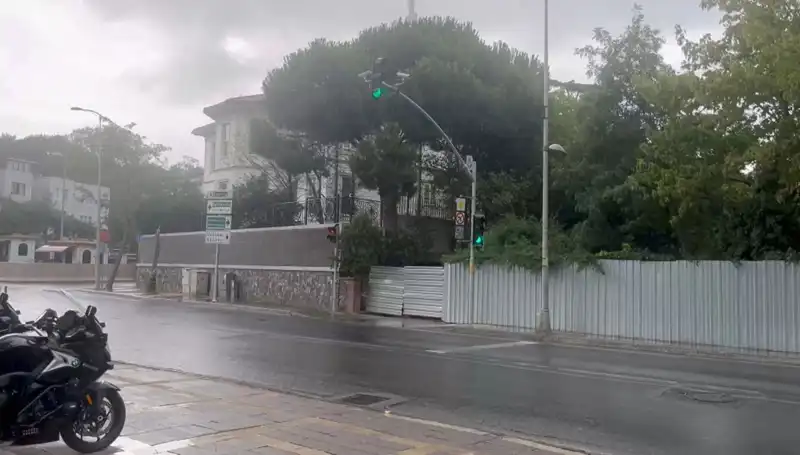 İstanbul'u Kasıp Kavuran Sağanak Yağışlar: Şehirde Hayat Durma Noktasında