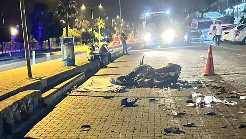 Alanya'da Motosiklet Kazası: Genç Hayatlar Tehlikede