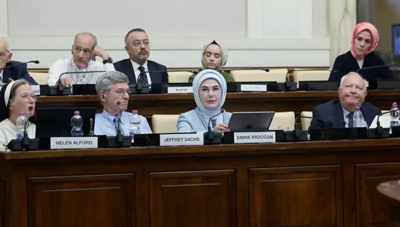 Emine Erdoğan, Vatikan’da "Dünya 5'ten Büyüktür" Mesajıyla Dikkat Çekti