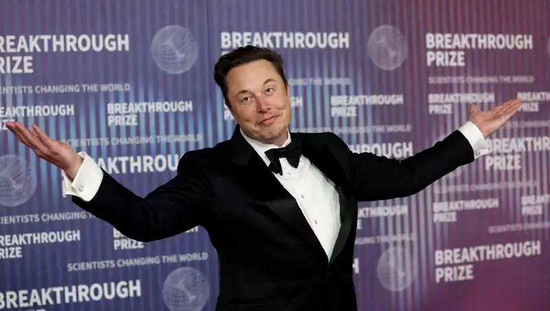 Elon Musk'ın X Uygulaması: Yeni Mesajlaşma Özelliği Flört Sitesine Mi Evriliyor?