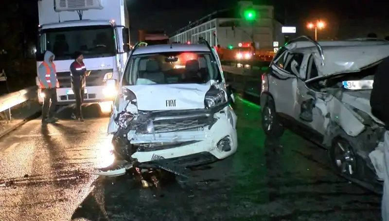 İstanbul'da Zincirleme Kaza: Araçlar Birbiriyle Çarpıştı, Durum Korkunç!