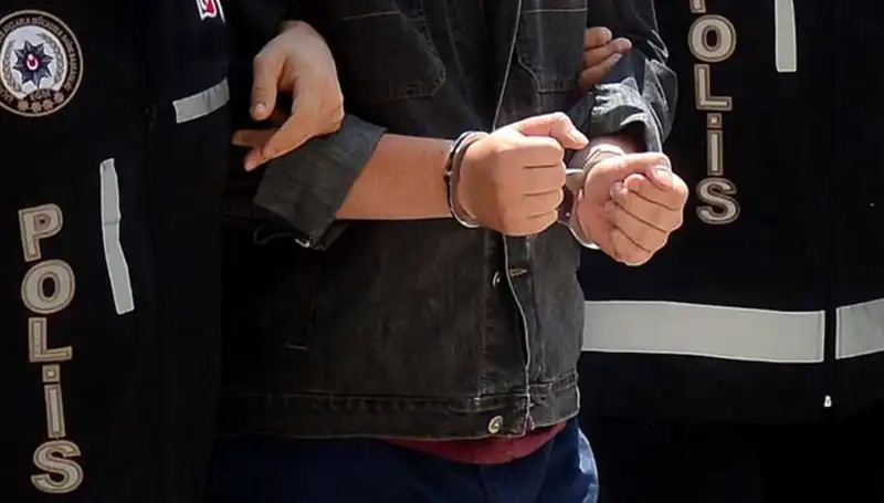 Kayseri'de Yasa Dışı Silah Ticaretine Geçit Yok: İki Zanlı Yakalandı