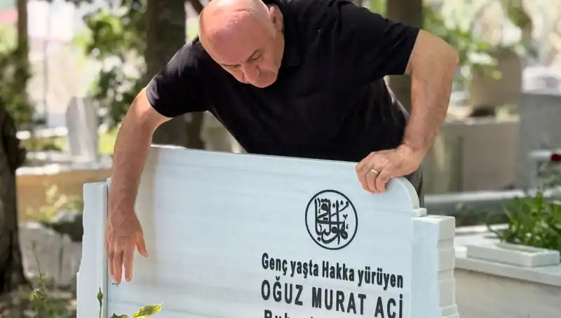 Aci Ailesinin Hüzünlü Babalar Günü: Anılar ve Duygular Saklandılar