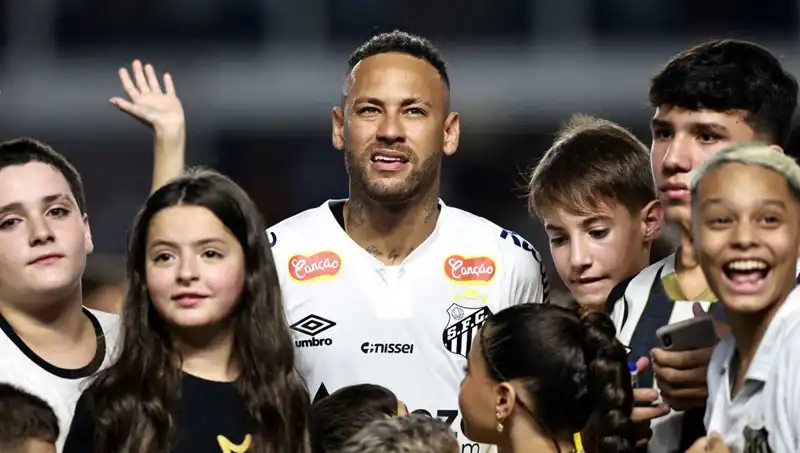 Fenerbahçe, Neymar İçin Tarihi Bir Transfer İhtimalini Değerlendiriyor