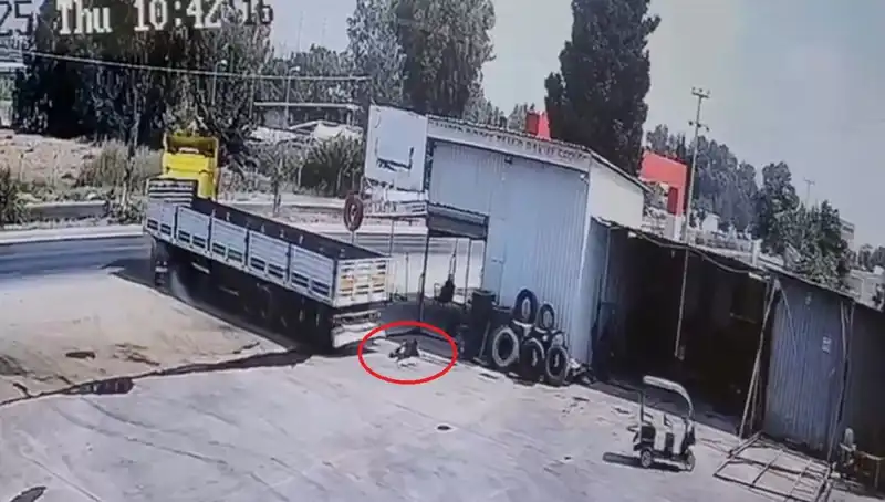 Genç İşçi Hayatını Kaybetti: TIR Kazası Tamirhanesinde Korku Dolu Anlar