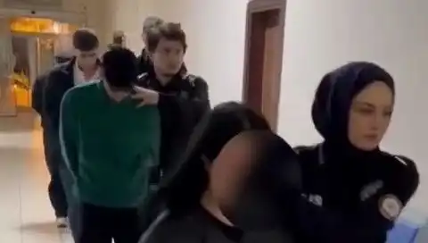 İstanbul’da Silahla Telefon Gaspı: 5 Şüpheli Kıskıvrak Yakalandı!