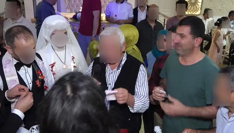Düğün Davetsiz Misafiri: Pasta Yedi, Takıları Çaldı