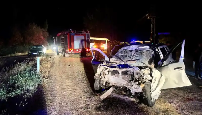 Ciple Traktör Çarpıştı: 5 Kişi Yaralandı, Kaza Anı Şok Etti