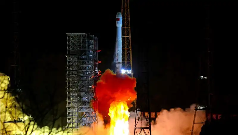 Çin'in Tienvın-2 Asteroid Keşif Aracı Uzaya Fırlatıldı
